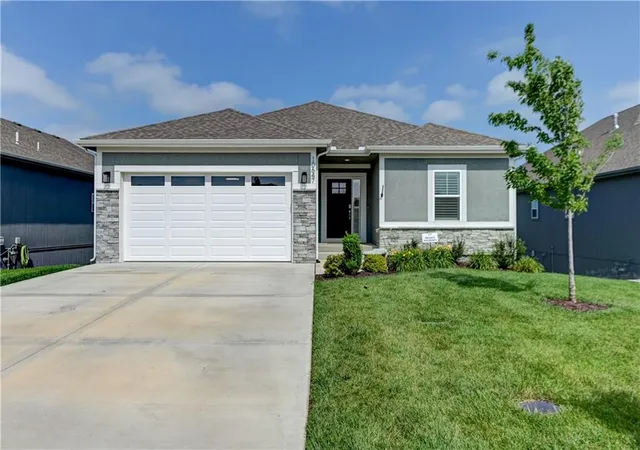 Photo 1 of Single family home for sale at 10647 N Bell St, Kansas City, MO 64155 | MLS# 2625695 | Listing updated on 2026-09-05