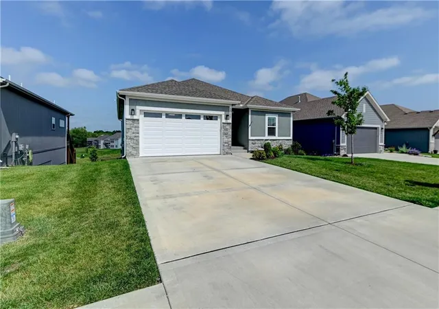 Photo 3 of Single family home for sale at 10647 N Bell St, Kansas City, MO 64155 | MLS# 2625695 | Listing updated on 2026-09-05