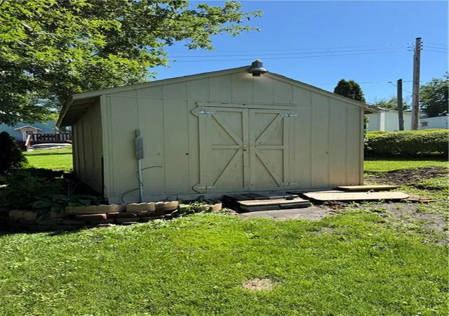 12th image of 322 E 7th St, Maryville, MO 64468 | MLS# 2625704