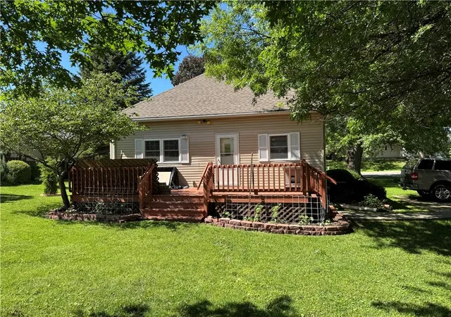 2nd image of 322 E 7th St, Maryville, MO 64468 | MLS# 2625704