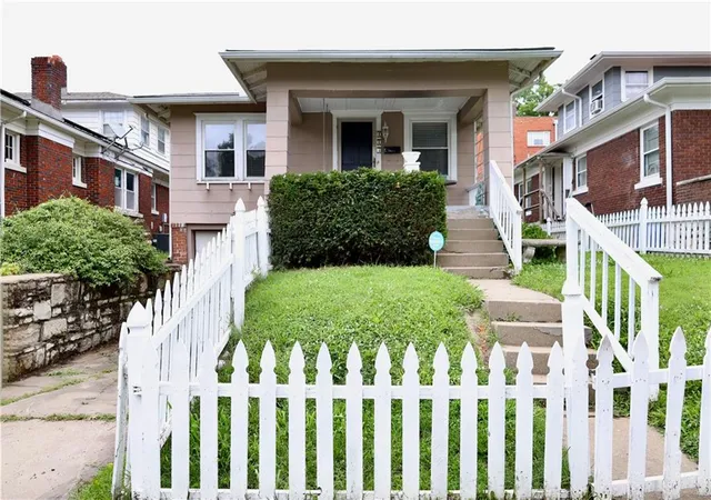 Homes for sale in Kansas City, KS | 443 N 19th St, Kansas City, KS 66102 | MLS# 2625706