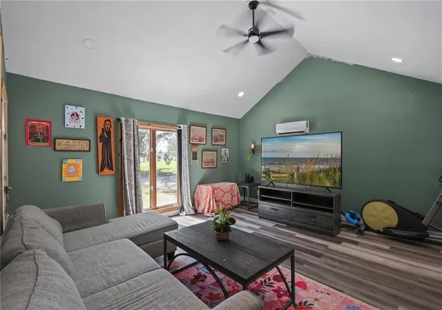 Homes for sale in Uniontown, KS | 404 Washington St, Uniontown, KS 66779 | MLS# 2625714