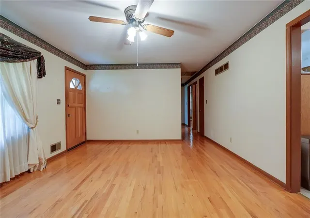 3rd image of 11016 Stark Ave, Kansas City, MO 64134 | MLS# 2625718