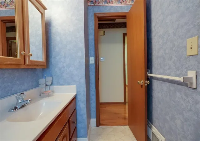 5th image of 11016 Stark Ave, Kansas City, MO 64134 | MLS# 2625718