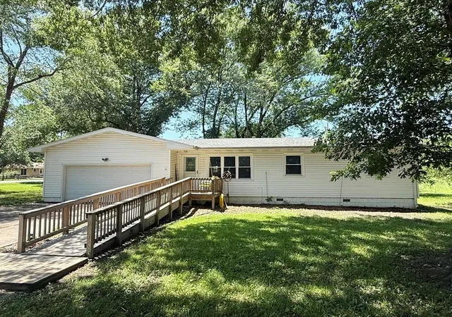 Homes for sale in El Dorado Springs, MO | 1608 Ely Dr, El Dorado Springs, MO 64744 | MLS# 2625734