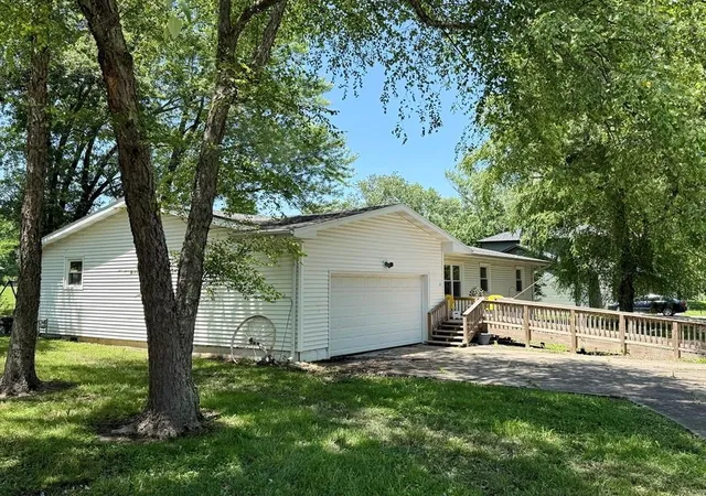 Homes for sale in El Dorado Springs, MO | 1608 Ely Dr, El Dorado Springs, MO 64744 | MLS# 2625734
