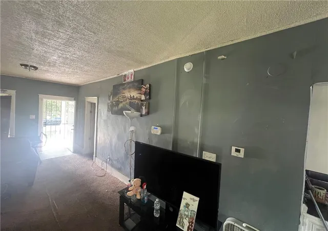 3rd image of 8000 Wayne Ave, Kansas City, MO 64131 | MLS# 2625760