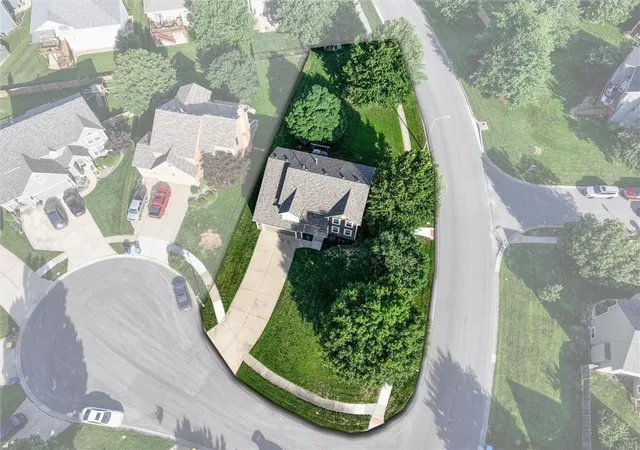 2nd image of 21624 W 58th St, Shawnee, KS 66218 | MLS# 2625761