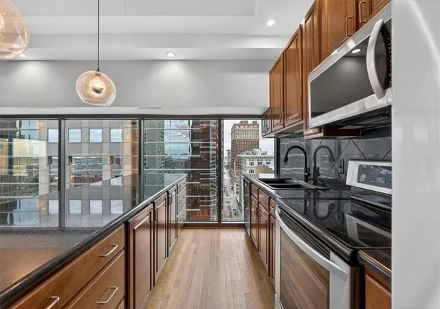 Homes for sale in Kansas, MO | 1101 Walnut St, Kansas, MO 64106