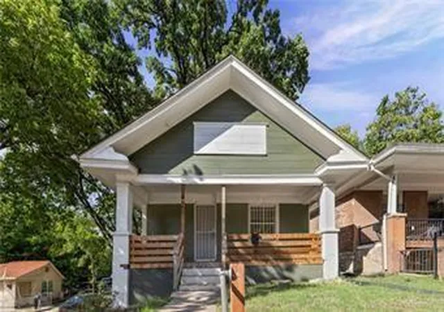 Photo 3 of Single family home for sale at 4900 E 23rd Street, Kansas City, MO 64127 | MLS# 2625764 | Listing updated on 2026-08-30