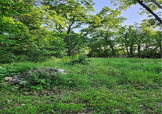 1st image of 18 Sunset Cir, La Cygne, KS 66040 | MLS# 2625774