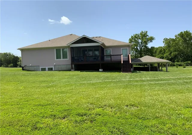 Homes for sale in Tonganoxie, KS | 18144 Evans Rd, Tonganoxie, KS 66086 | MLS# 2625785