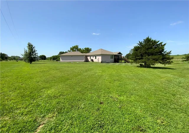 Homes for sale in Tonganoxie, KS | 18144 Evans Rd, Tonganoxie, KS 66086 | MLS# 2625785