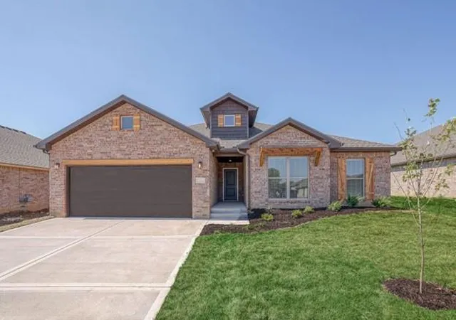 1st image of 9330 Pickering St, Lenexa, KS 66227 | MLS# 2625786