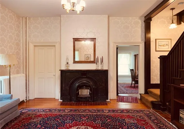2nd image of 646 Louisiana St, Lawrence, KS 66044 | MLS# 2625801