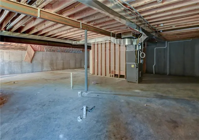 36th image of 2710 W 49th St, Westwood, KS 66205 | MLS# 2625848