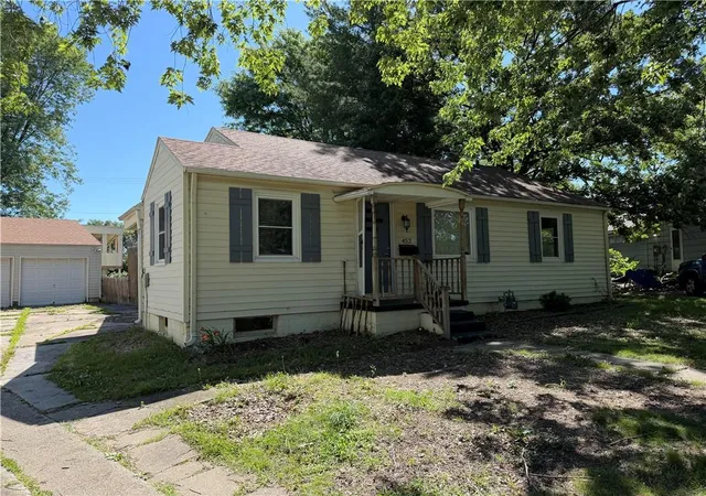 Homes for sale in Pittsburg, KS | 452 Fieldcrest Dr, Pittsburg, KS 66762 | MLS# 2625851