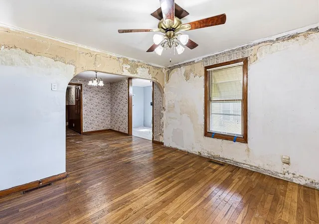 Photo 5 of Sale Pending at 3816 W Ayrlawn Dr, Saint Joseph, MO 64503 | MLS# 2625863 | Listing updated on 2026-08-27