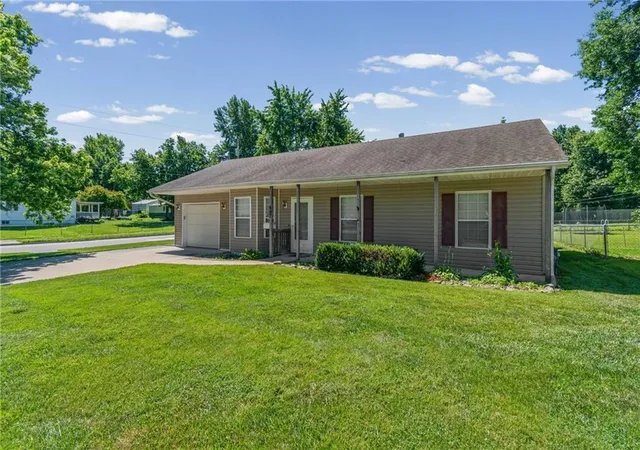 Homes for sale in Cameron, MO | 607 W 6Th St, Cameron, MO 64429 | MLS# 2625870