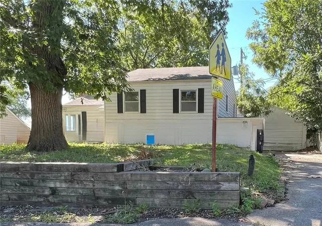 Photo 1 of Multi family home for sale at 715 Ne 44th Street, Kansas City, MO 64116 | MLS# 2625874 | Listing updated on 2026-08-20
