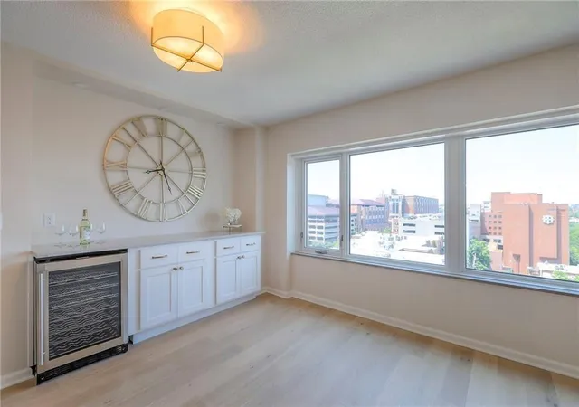 5th image of 4545 Wornall Rd #1009, Kansas City, MO 64111 | MLS# 2625880