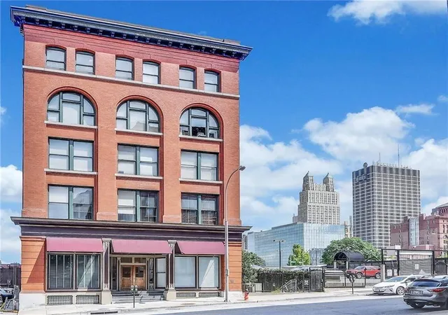 Homes for sale in Kansas City, MO | 609 Central St #1303, Kansas City, MO 64105 | MLS# 2625892