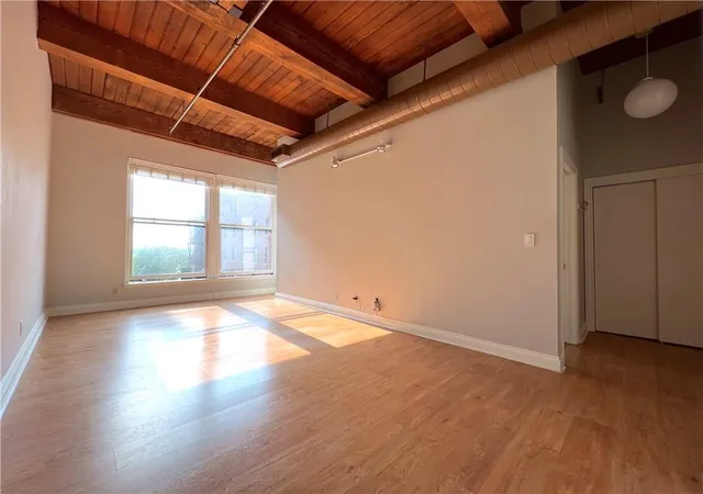 Homes for sale in Kansas City, MO | 609 Central St #1303, Kansas City, MO 64105 | MLS# 2625892