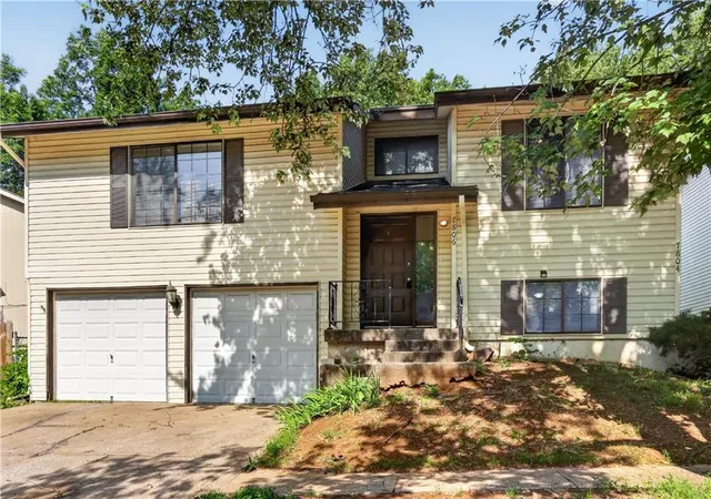 Homes for sale in Kansas City, MO | 7806 N Oregon Ave, Kansas City, MO 64151 | MLS# 2625897