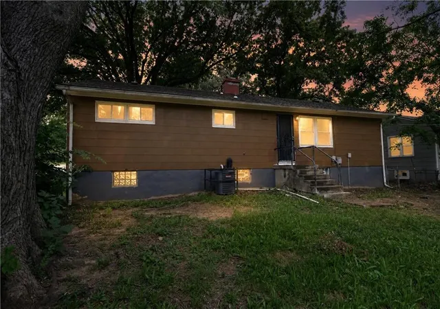 Photo 4 of Single family home for sale at 11417 Sycamore Ter, Kansas City, MO 64134 | MLS# 2625900 | Listing updated on 2026-09-04