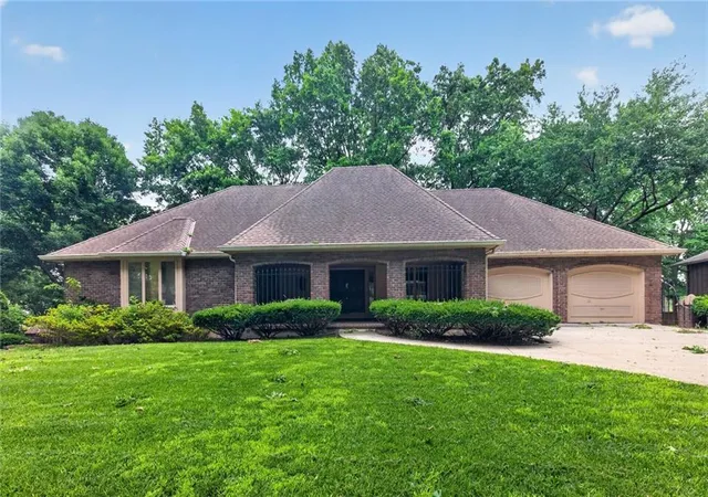 1st image of 8017 W 102nd Ter, Overland Park, KS 66212 | MLS# 2625906