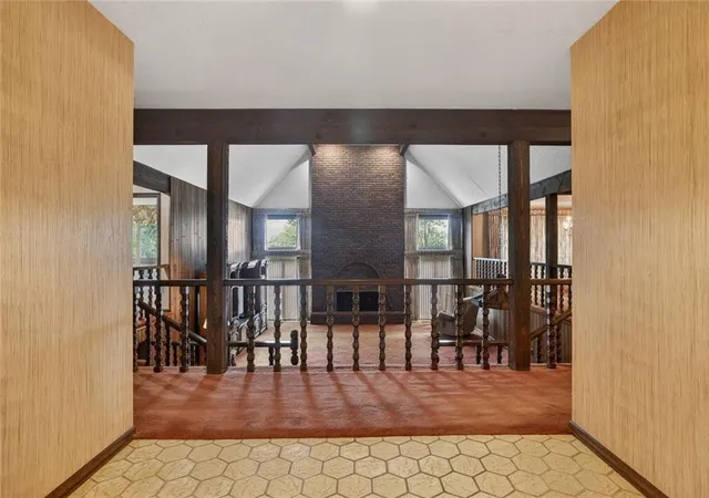 3rd image of 8017 W 102Nd Ter, Overland Park, KS 66212 | MLS# 2625906