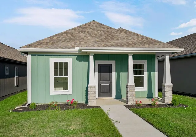 Photo 1 of Single family home for sale at 1600 Cottonwood Crk Ave #4, Kearney, MO 64060 | MLS# 2625909 | Listing updated on 2026-08-14