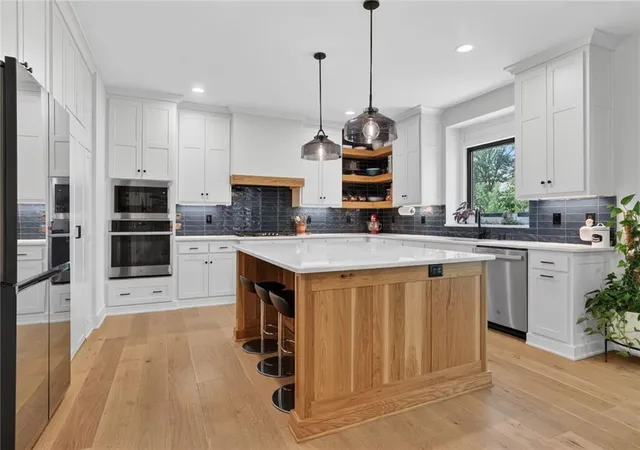 Photo 4 of Sale Pending at 4416 W 77th Street, Prairie Village, KS 66208 | MLS# 2625913 | Listing updated on 2026-08-31