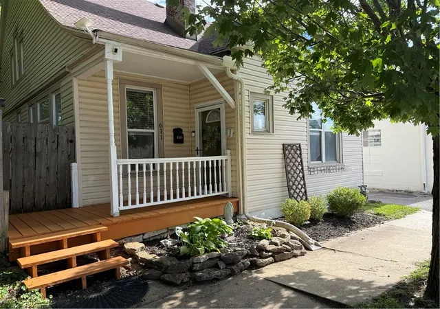 Photo 2 of Sale Pending at 611 E 27 Terrace, Kansas City, MO 64109 | MLS# 2625917 | Listing updated on 2026-09-29
