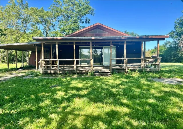 Homes for sale in Fort Scott, KS | 1065 230th St, Fort Scott, KS 66701 | MLS# 2625924
