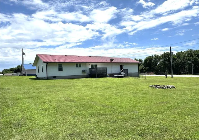 Homes for sale in Linn Valley, KS | 97 Iowa Dr, Linn Valley, KS 66040 | MLS# 2625933