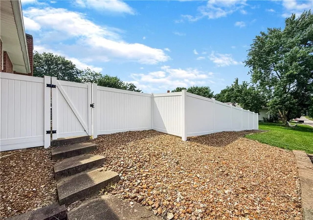 Homes for sale in Higginsville, MO | 500 W 33rd St, Higginsville, MO 64037 | MLS# 2625937