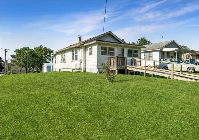 Homes for sale in Higginsville, MO | 216 W 22nd St, Higginsville, MO 64037 | MLS# 2625944