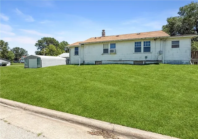 Homes for sale in Higginsville, MO | 216 W 22Nd St, Higginsville, MO 64037 | MLS# 2625944
