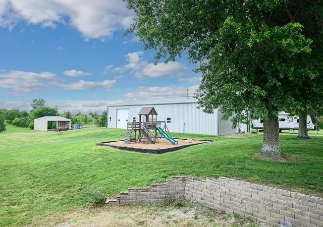 48th image of 14435 166th St, Bonner Springs, KS 66012 | MLS# 2625946