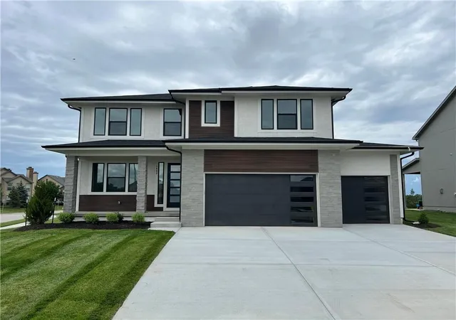 1st image of 1720 Sw Arbor Park Dr Sw, Lees Summit, MO 64082 | MLS# 2625948