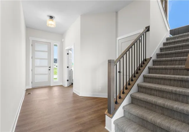 2nd image of 1720 Sw Arbor Park Dr Sw, Lees Summit, MO 64082 | MLS# 2625948