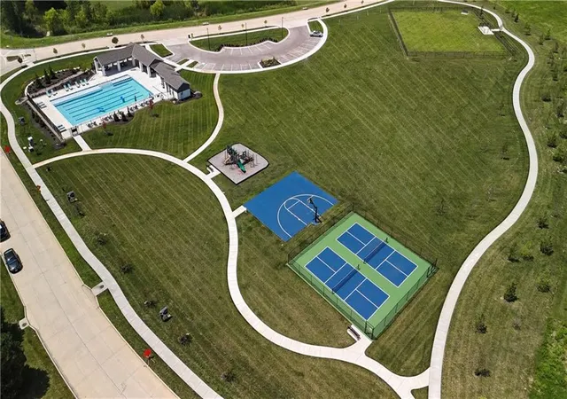 32nd image of 1720 Sw Arbor Park Dr Sw, Lees Summit, MO 64082 | MLS# 2625948