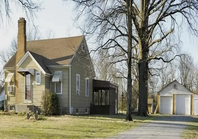 Homes for sale in Pittsburg, KS | 123 E Atkinson Ave, Pittsburg, KS 66762 | MLS# 2625958