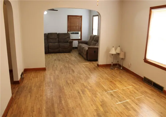 Homes for sale in Pittsburg, KS | 123 E Atkinson Ave, Pittsburg, KS 66762 | MLS# 2625958
