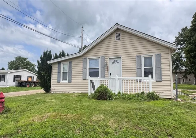 1st image of 708 W Missouri St, Highland, KS 66035 | MLS# 2625960