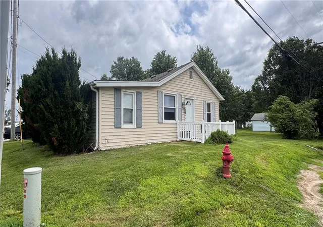 2nd image of 708 W Missouri St, Highland, KS 66035 | MLS# 2625960