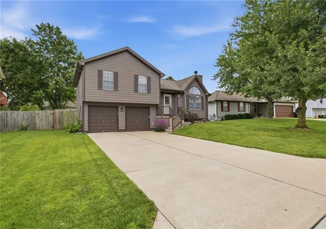 Homes for sale in Belton, MO | 205 Apple Valley Pkwy, Belton, MO 64012 | MLS# 2625966
