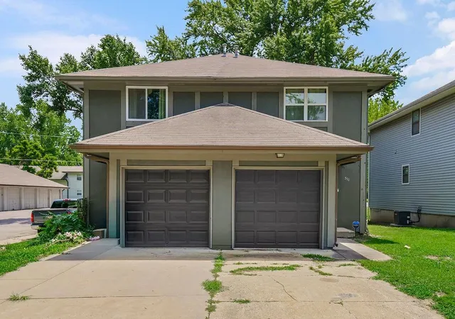 Homes for sale in Leavenworth, KS | 511 Vilas St, Leavenworth, KS 66048 | MLS# 2625978
