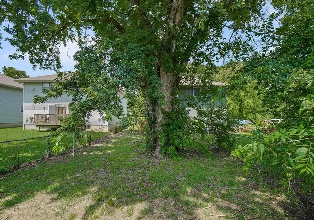 Homes for sale in Leavenworth, KS | 511 Vilas St, Leavenworth, KS 66048 | MLS# 2625978